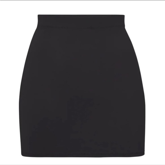 SKIMS SWIM TUBE SKIRT IN ONYX - Picture 1 of 4